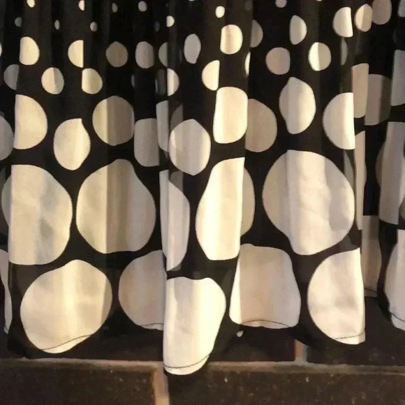 ELLE NWT Black & White Polka Dot Pleated Size Small Skirt - Picture 3 of 3